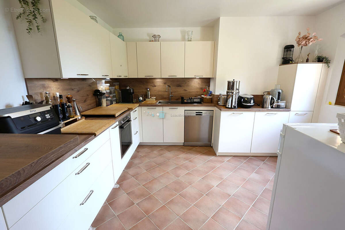 Maison 135 m² avec 2 mazets en pierre et bassin aperçu mer - photo 14