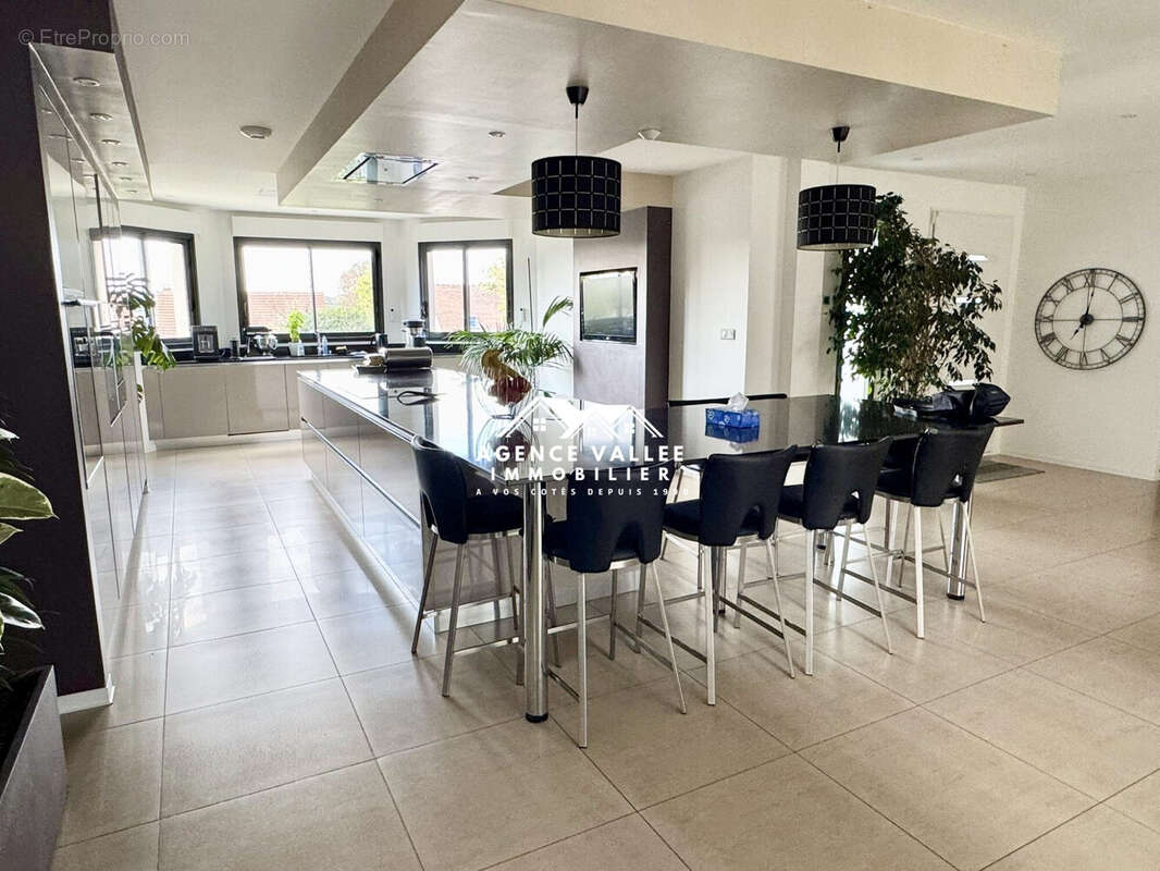 Maison à SAINTRY-SUR-SEINE