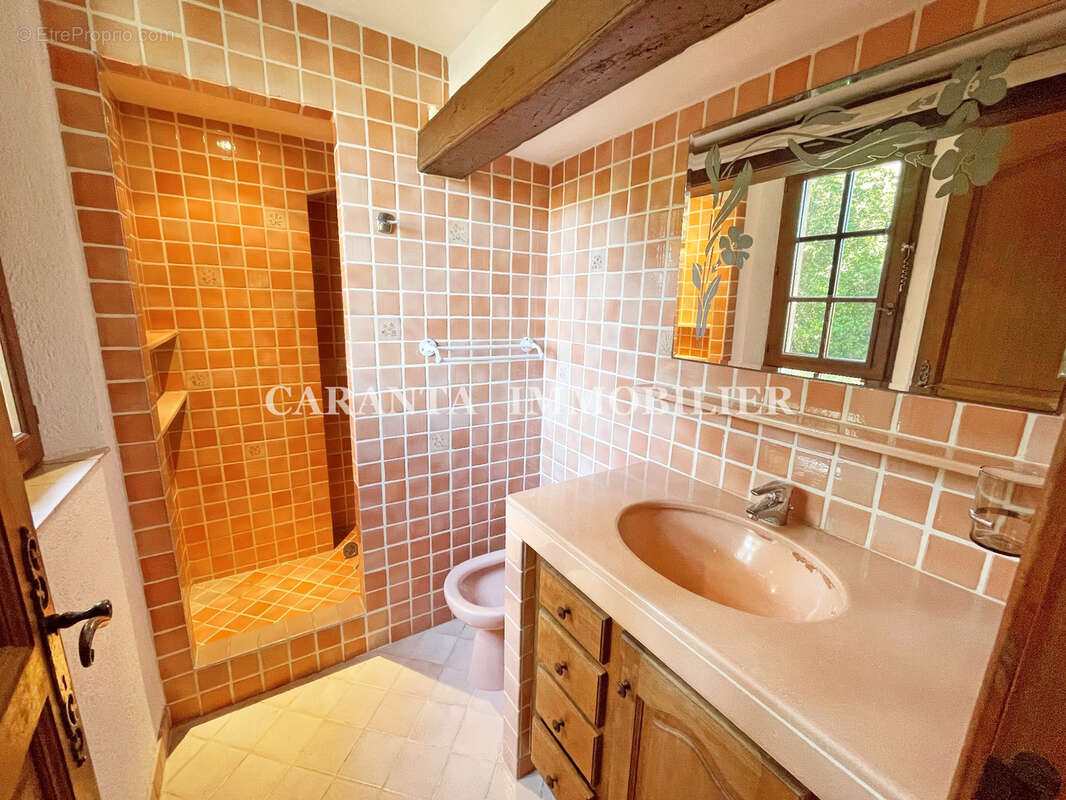 Vente Villa 9 pièces Ste Maxime avec garage et T3 indépendant. - photo 16