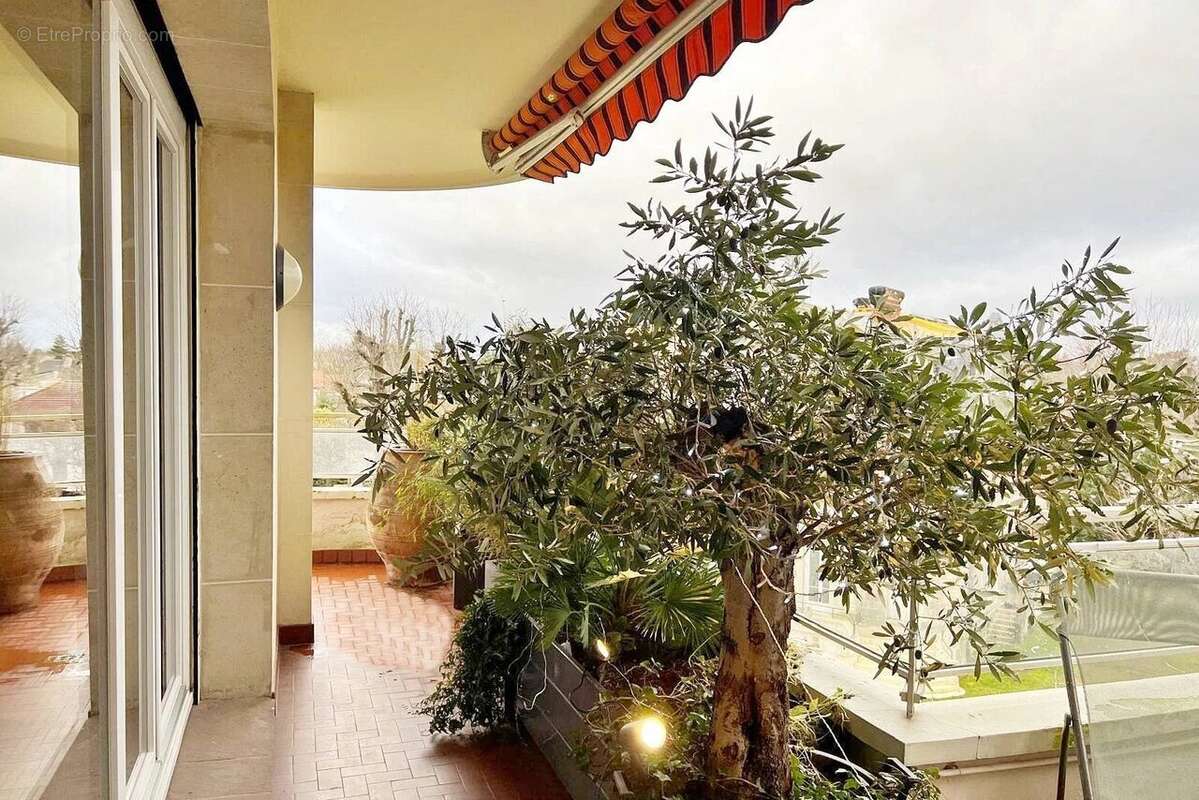 Appartement à SAINT-MAUR-DES-FOSSES