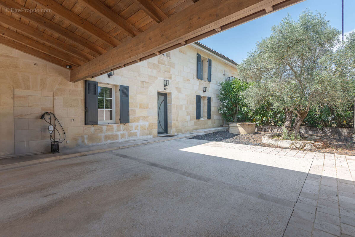 Charmante maison en pierre - 315m2 - creon - photo 2