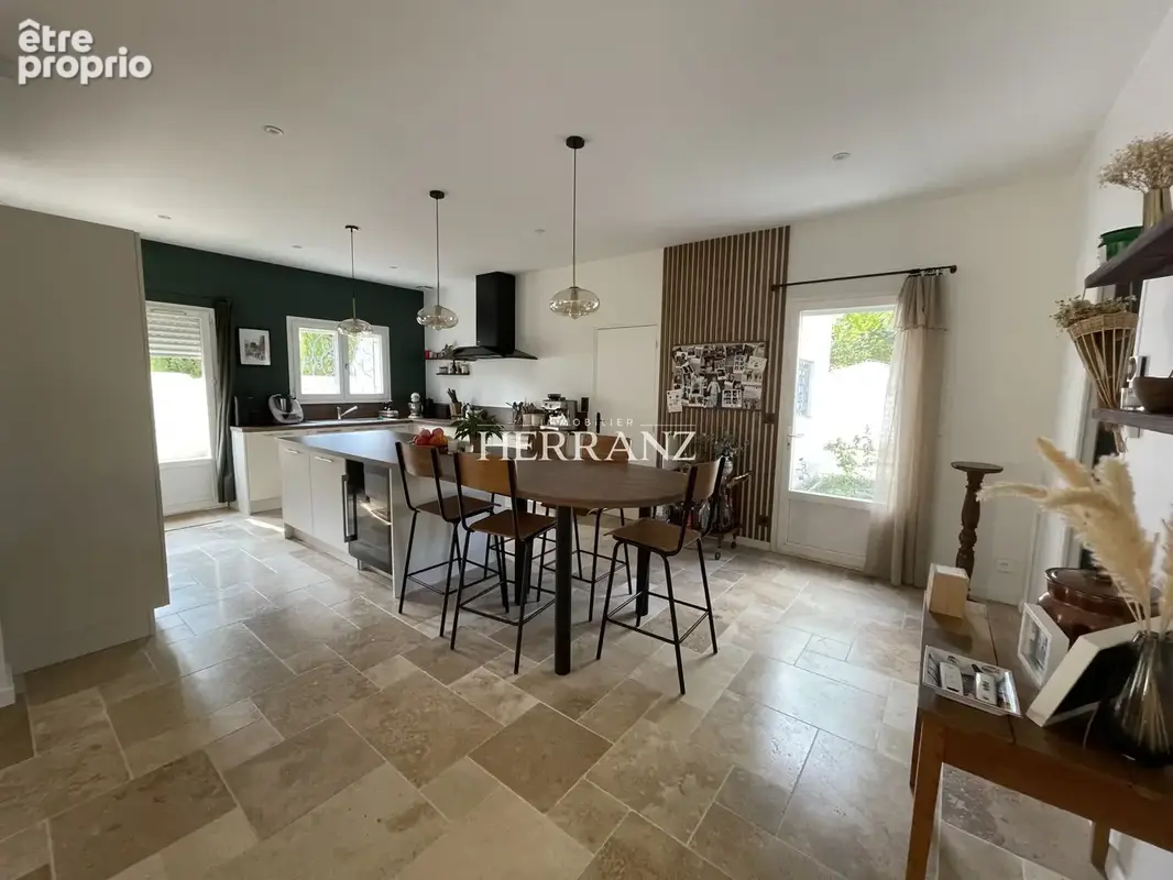 Maison contemporaine, beaux volumes, 5 chambres sans travaux - photo 2