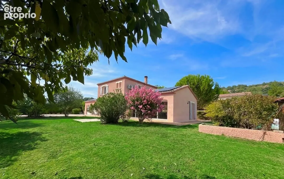 A Penne d'Agenais, magnifique maison avec jardin, piscine et double garage - photo 2