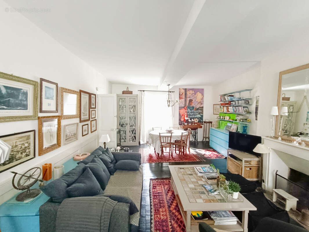 Bel appartement T2 intra Muros - photo 2