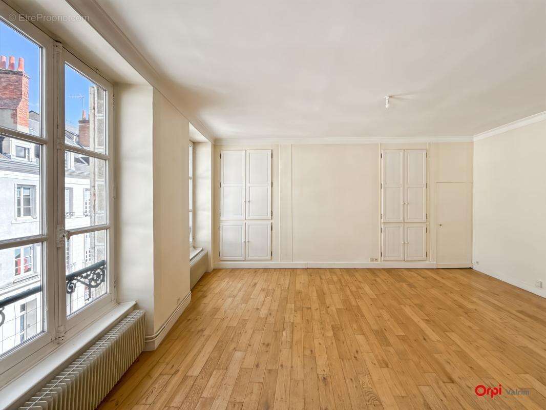 Appartement 3 pièces 77m² Hyper-centre - photo 2