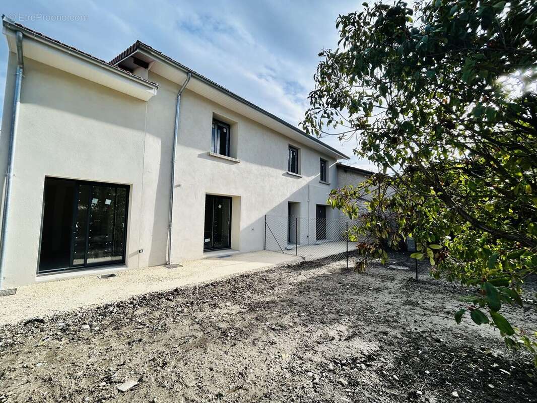 Maison à ECHIROLLES