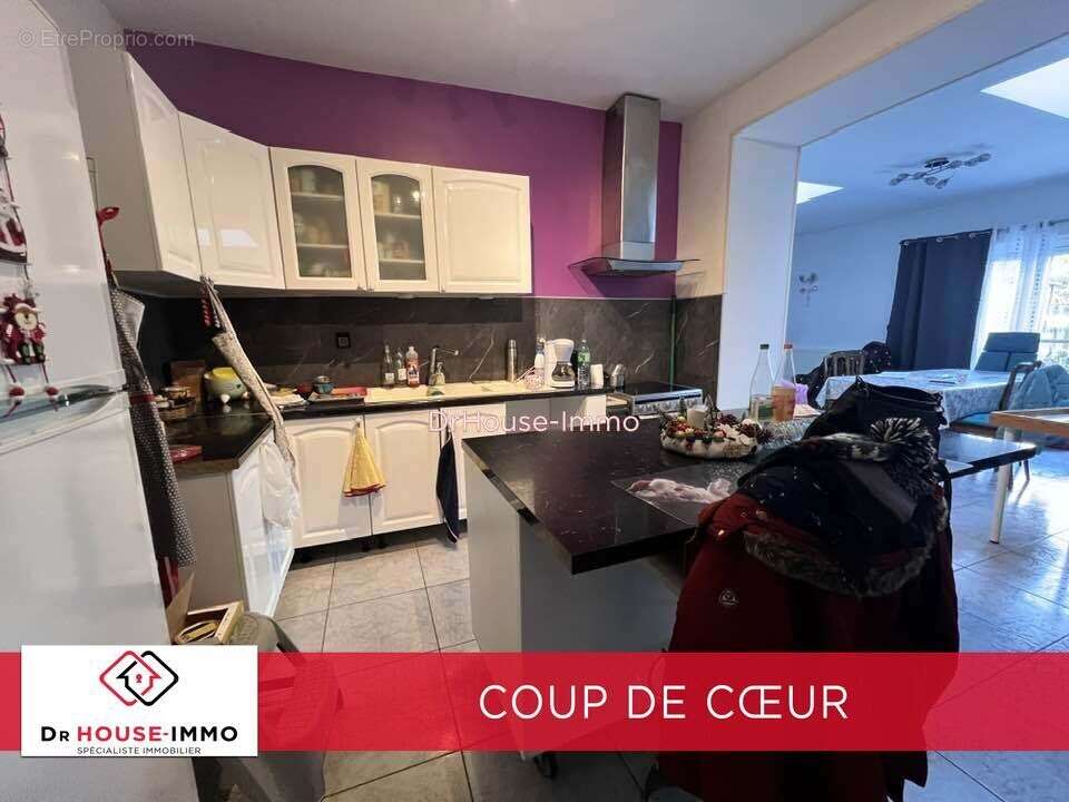 Maison à QUIEVRECHAIN