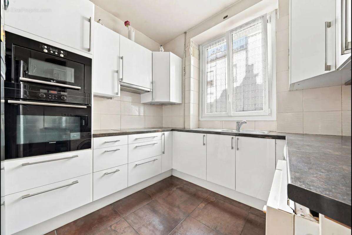 Appartement à PARIS-10E