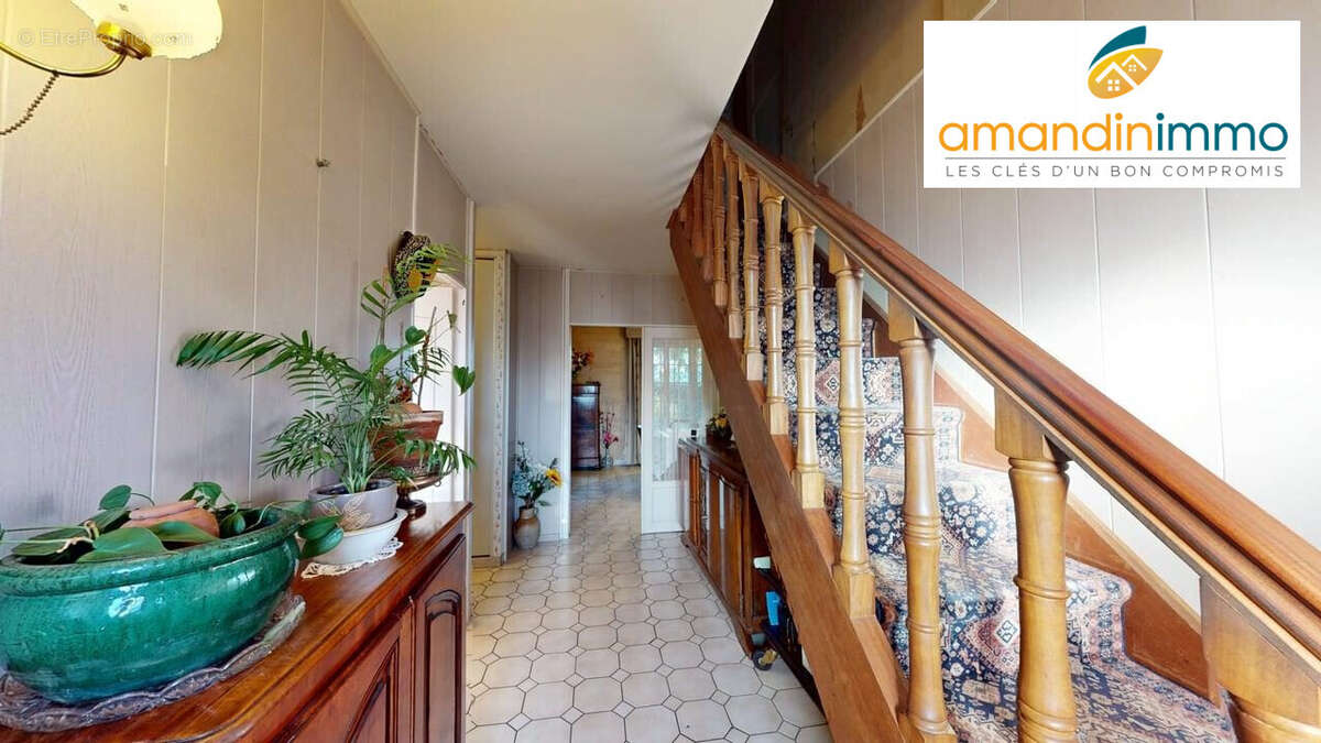 Maison à VERT-SAINT-DENIS