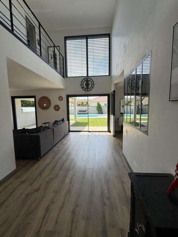Maison 158 m² à Anthon  - photo 4