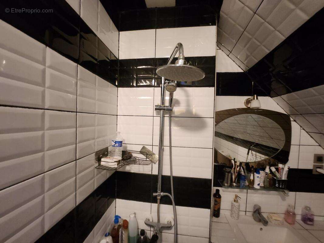 Appartement à CUISE-LA-MOTTE