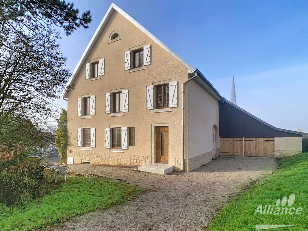 Maison à DAMPIERRE-LES-BOIS