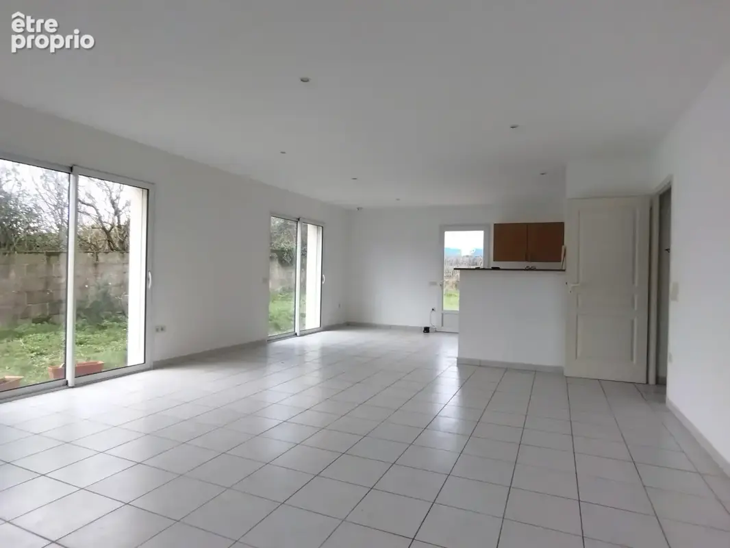 Maison PMR 2 Chambres 104 m2 en centre bourg  de dompierre - photo 2