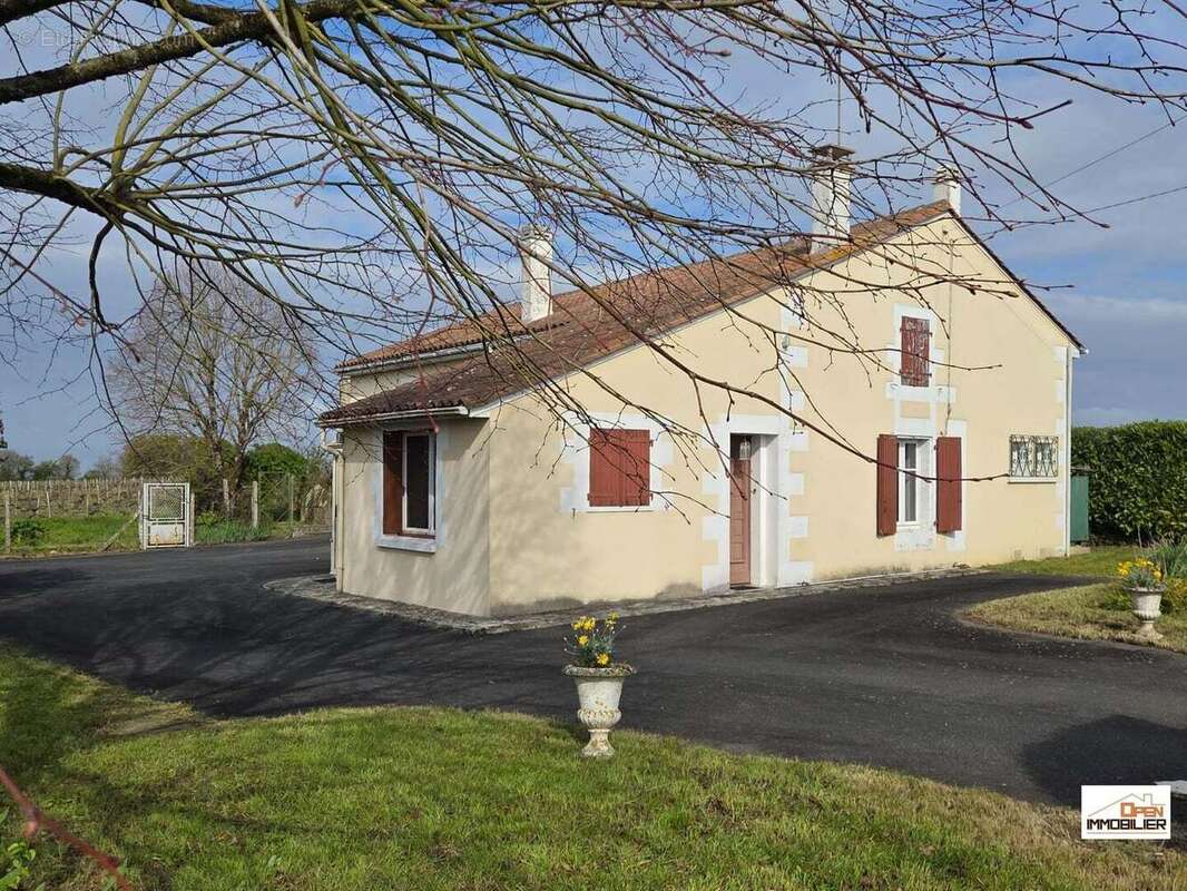 Maison à HIERSAC