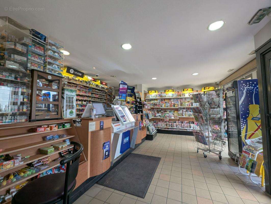 Commerce 240 m² à Mably  - photo 4