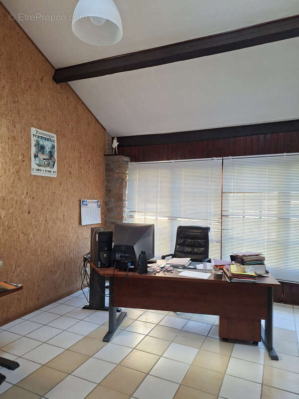 Coup de cœur assuré pour cette propriété de caractère avec grange, écurie et terrain attenant, située dans un - photo 22