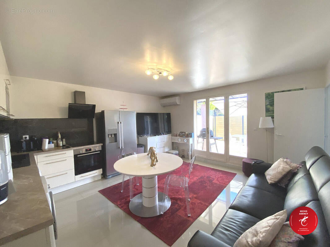 Maison à PLAN-DE-LA-TOUR