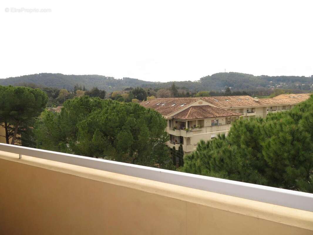  - Appartement à DRAGUIGNAN