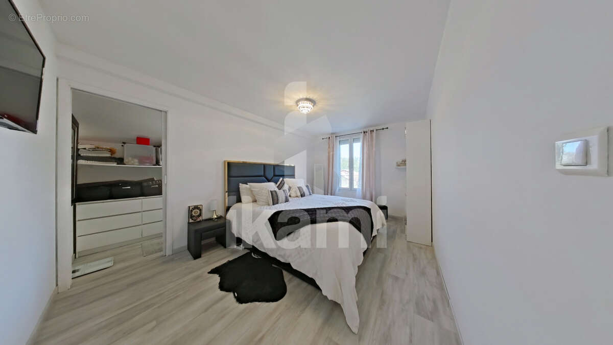 Maison à GILLY-SUR-ISERE