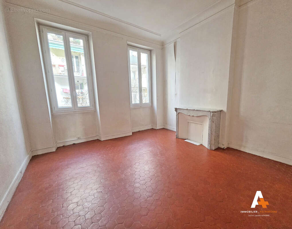 Appartement à MARSEILLE-5E