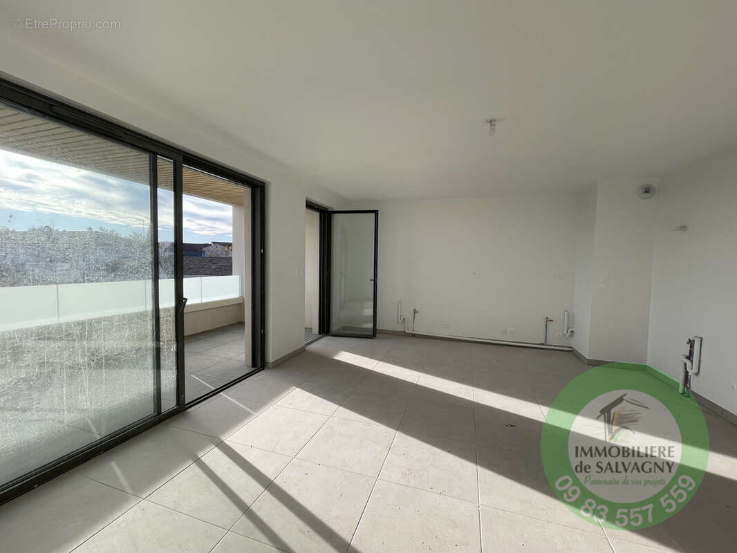 Appartement à CHARBONNIERES-LES-BAINS