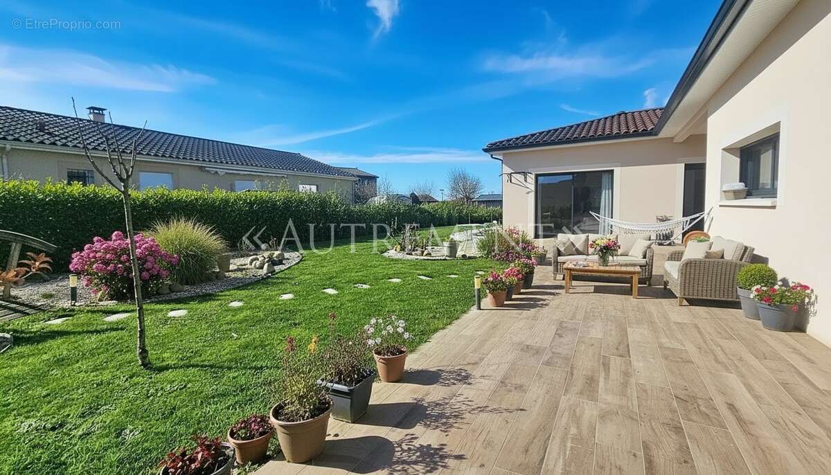 Maison à SAINT-SULPICE