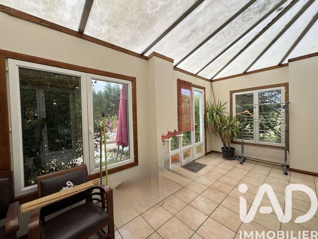Maison 248 m² à Bournand  - photo 9