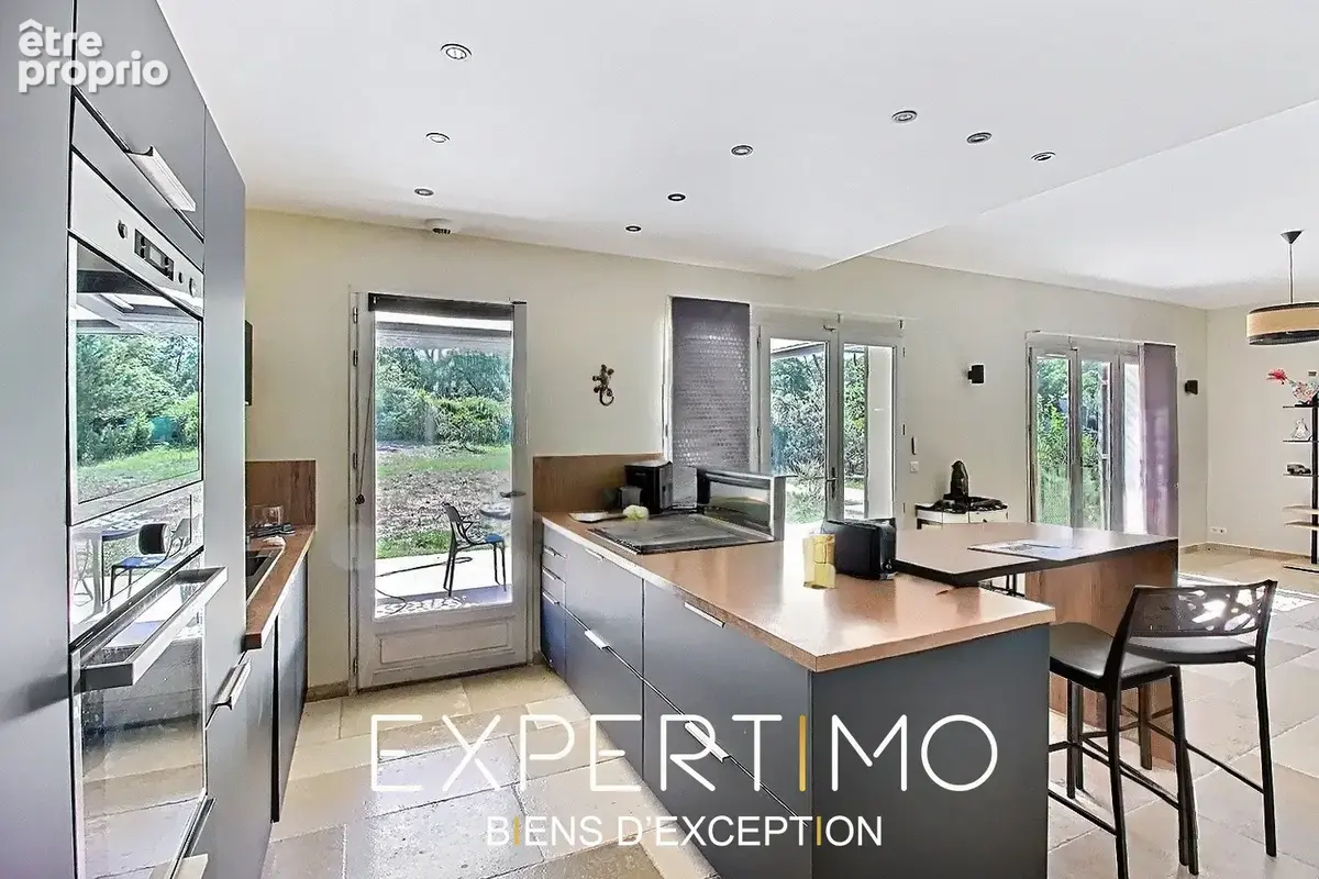 FUVEAU   Villa contemporaine  4 chambres  Suite parentale de plain-pied  Piscine 5 x 11 m  Terrain plat 2 - photo 4