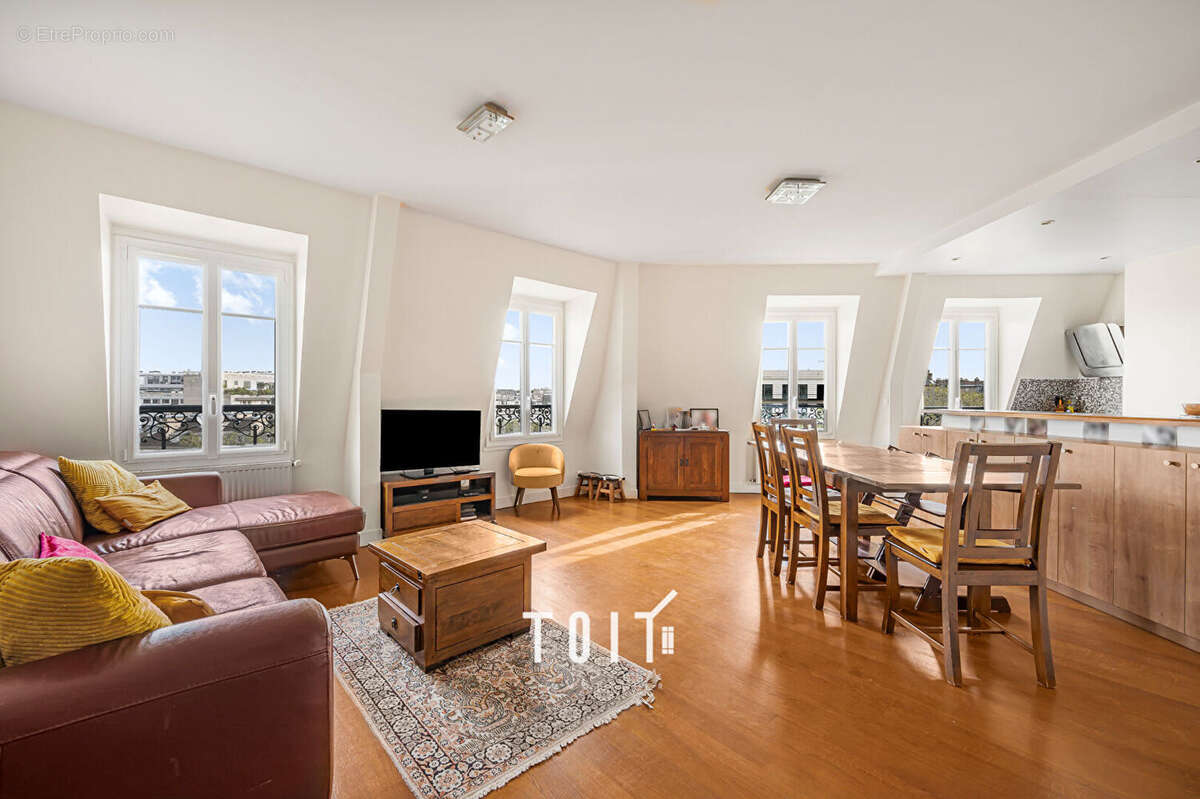 Appartement à PARIS-14E