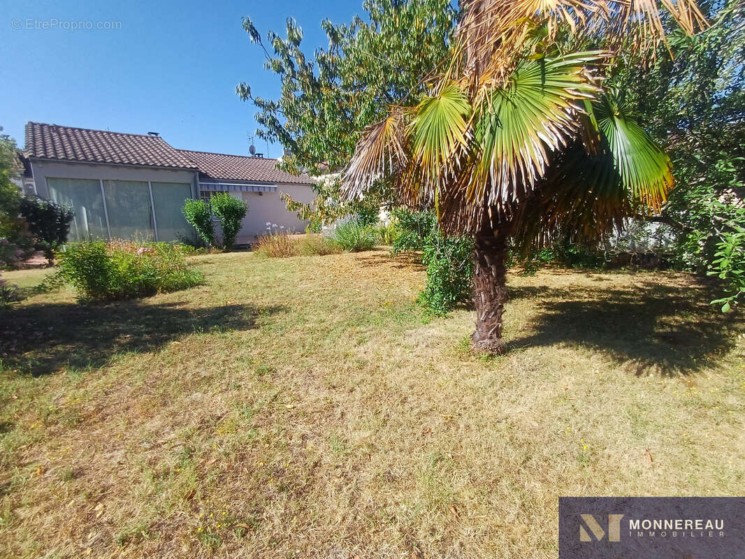 Maison services a pied avec jardin et garage - photo 16