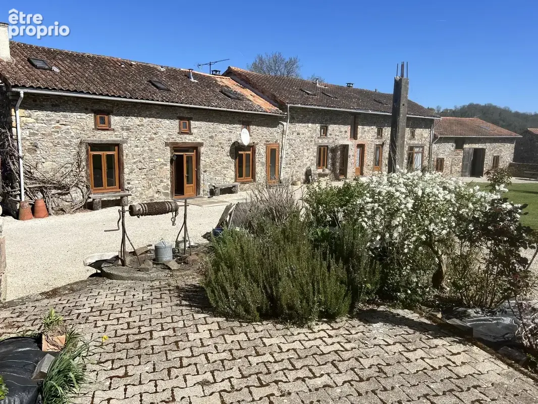 Superbe domaine comprenant 4 maisons dont une à finir et des dépendances sur 40 hectares de terres le long de la rivière - photo 15