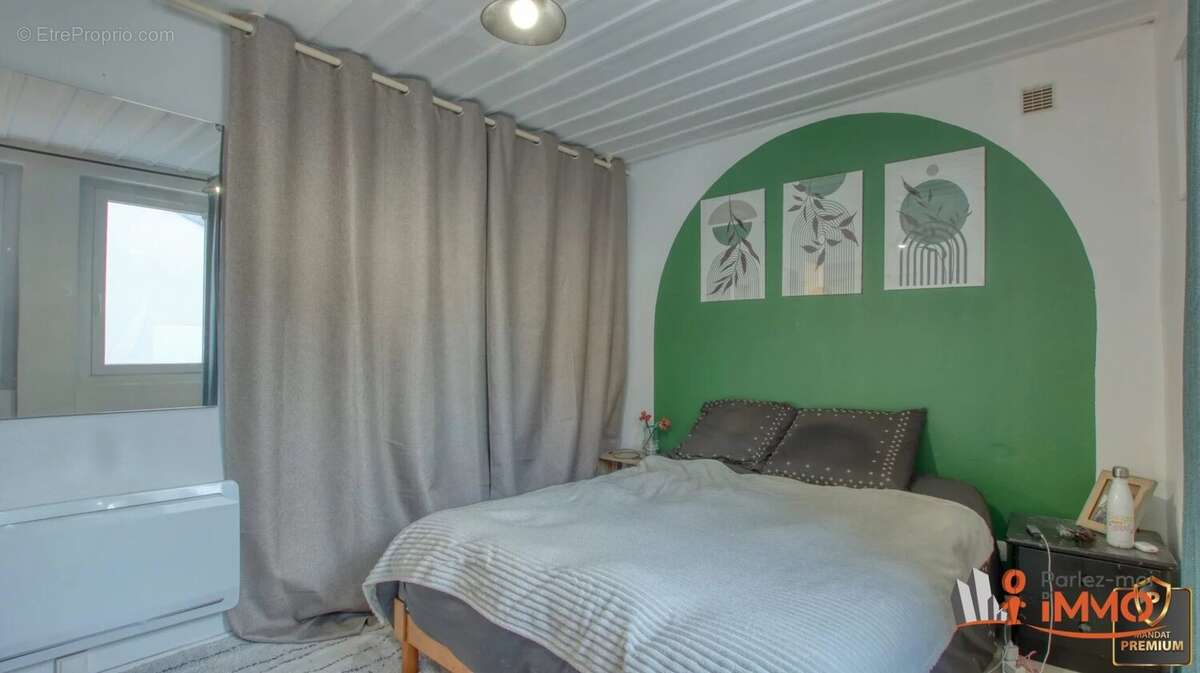 Maison à CHAZELLES-SUR-LYON