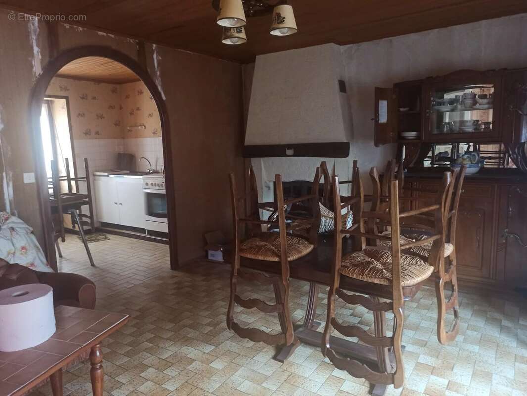 Maison à SAINT-SAMSON-SUR-RANCE