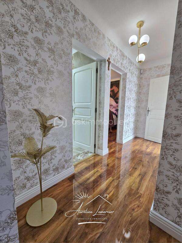 Maison 6 pièces de 200 m2 sur un terrain de plus de 3000 m2 - Beaucaire - photo 7