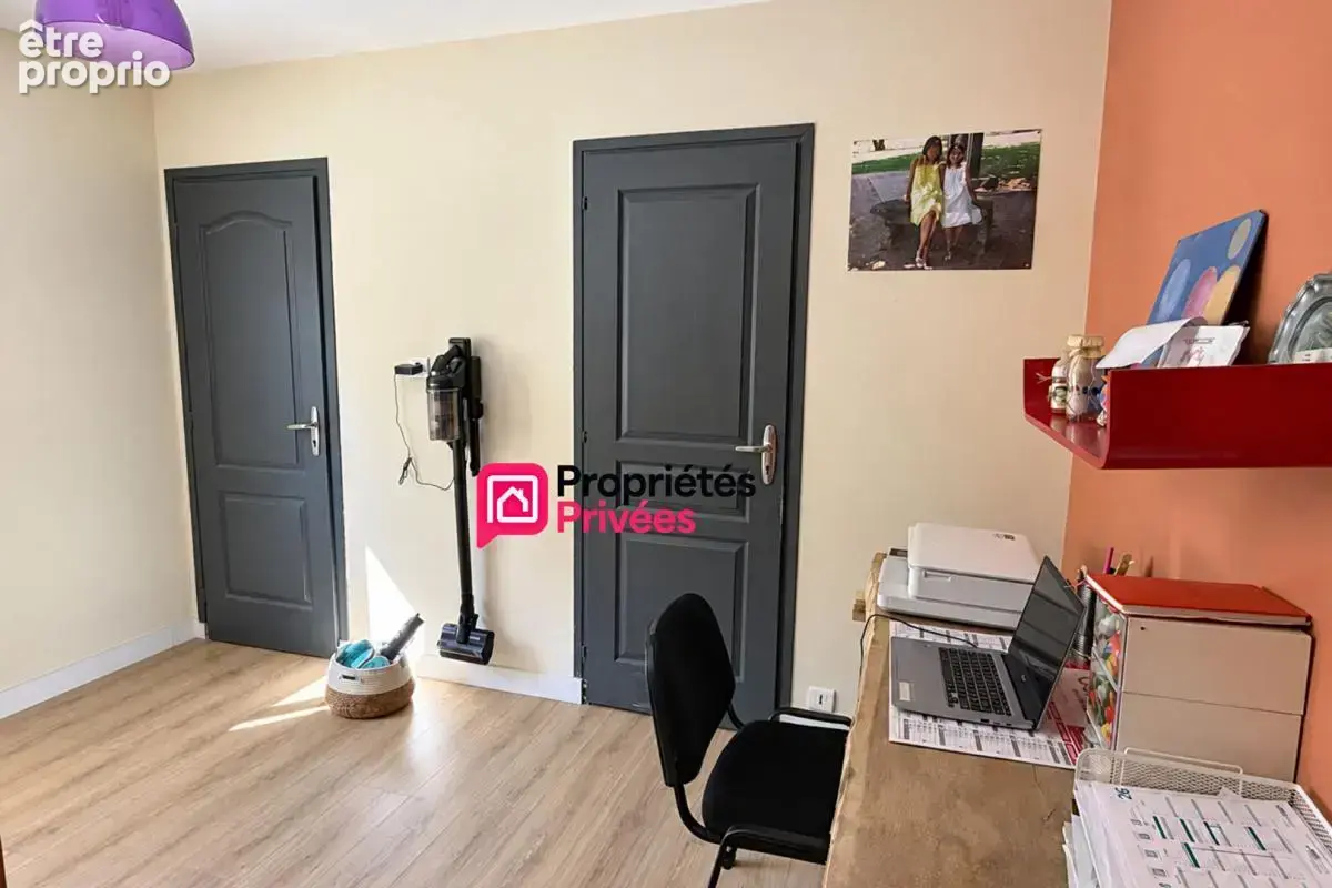 Plain-pied T6 de 123 m² à vendre avec piscine sans vis-à-vis CHÂTEAUGAY 63119 - photo 16