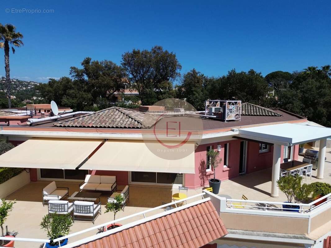 Appartement à MANDELIEU-LA-NAPOULE