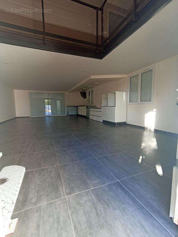 Appartement à PIERRELATTE