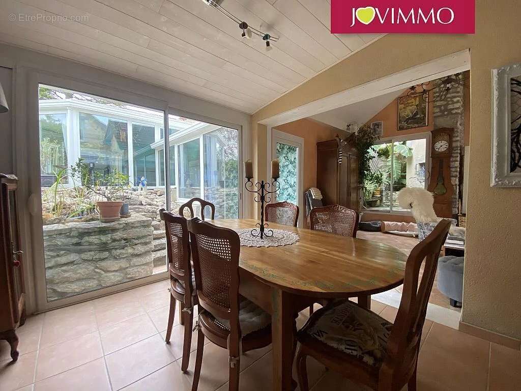 Maison à SAINT-BONNET-DE-ROCHEFORT