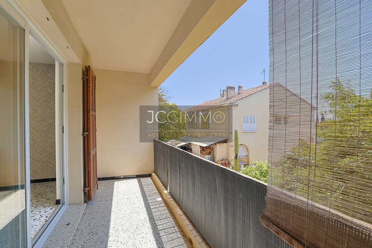 Appartement T4 Centre-Ville - 87,10 m2 Carrez - Balcon - Grand Garage - Calme-Sans vis à vis - photo 10