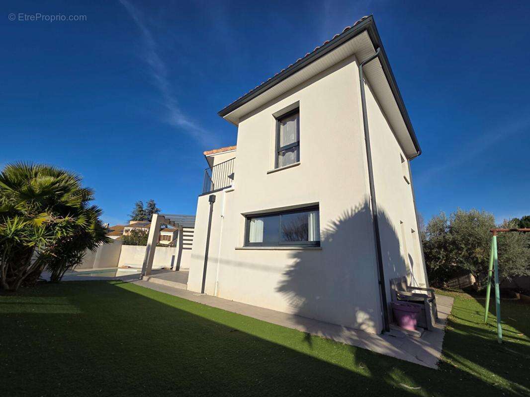 Maison à MONTELIMAR