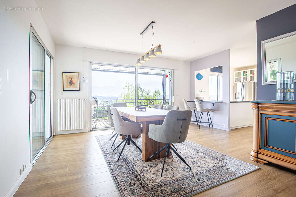 Agence immobiliere laforet - annecy-le-vieux - "sakura" - appartement t5 de 183,20m² - terrasses - cave - place de stationnement - photo 15