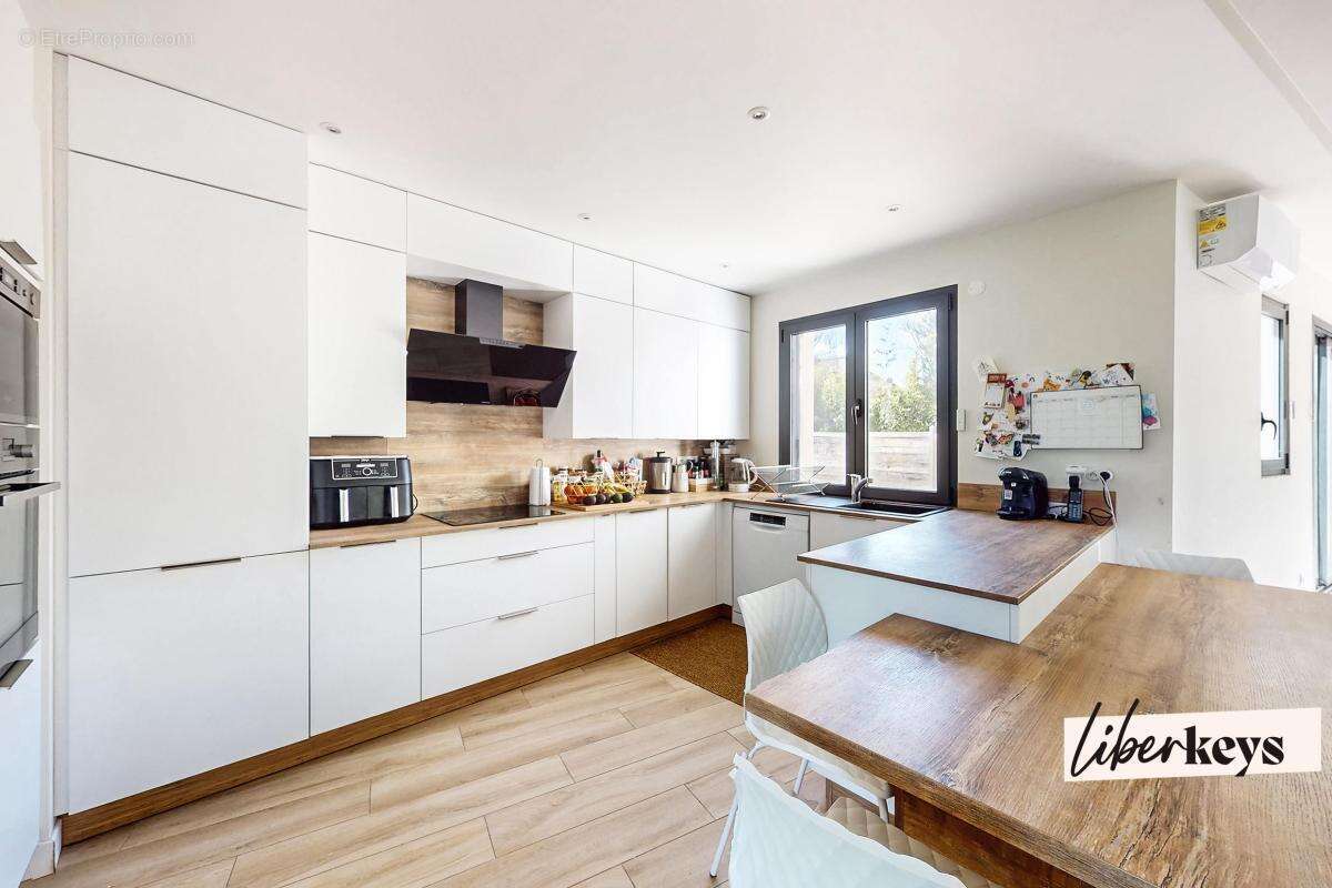 Maison à SAINT-LEGER-EN-YVELINES