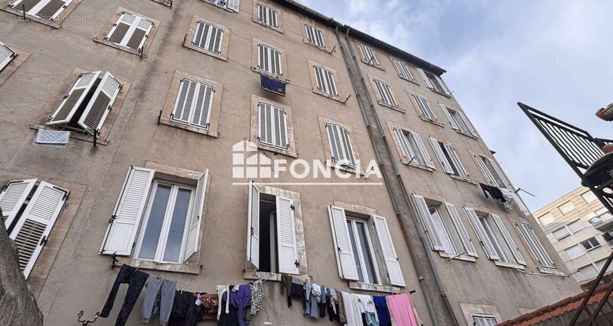 Appartement à MARSEILLE-3E