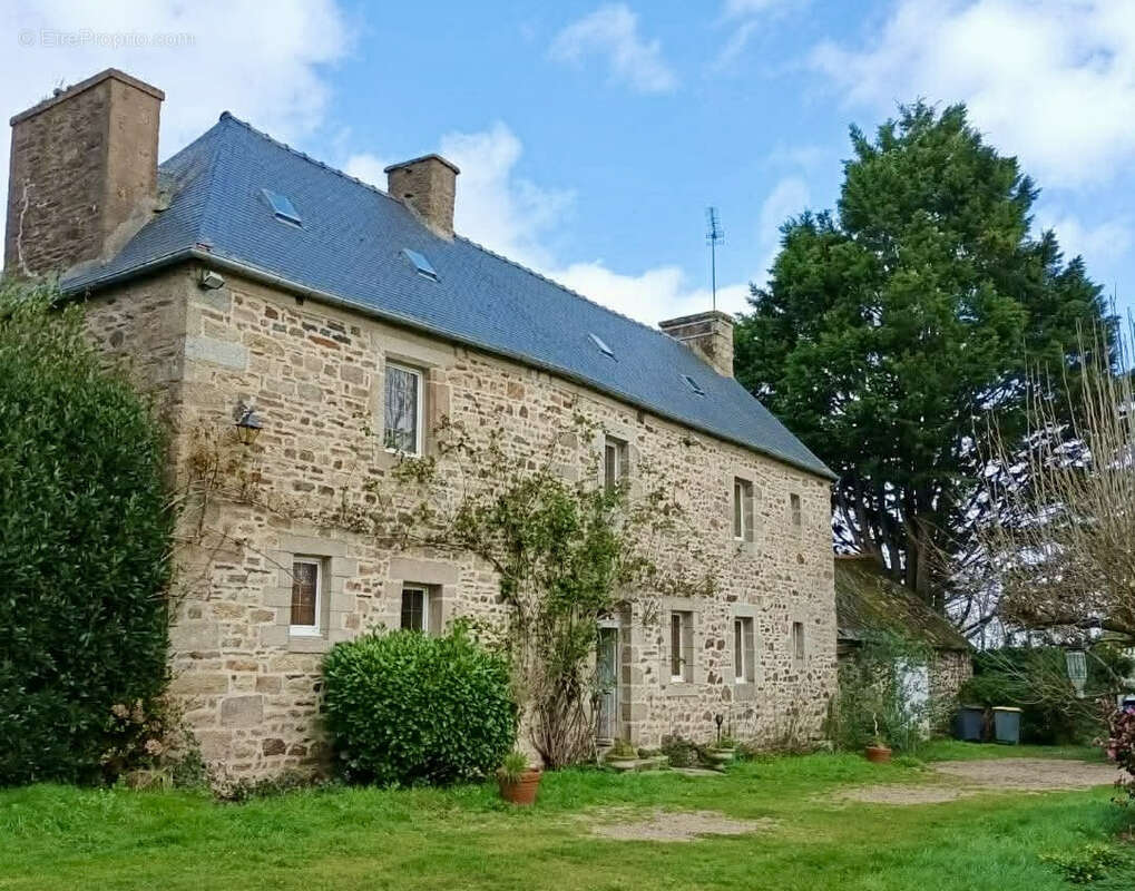 Maison à PLOEZAL