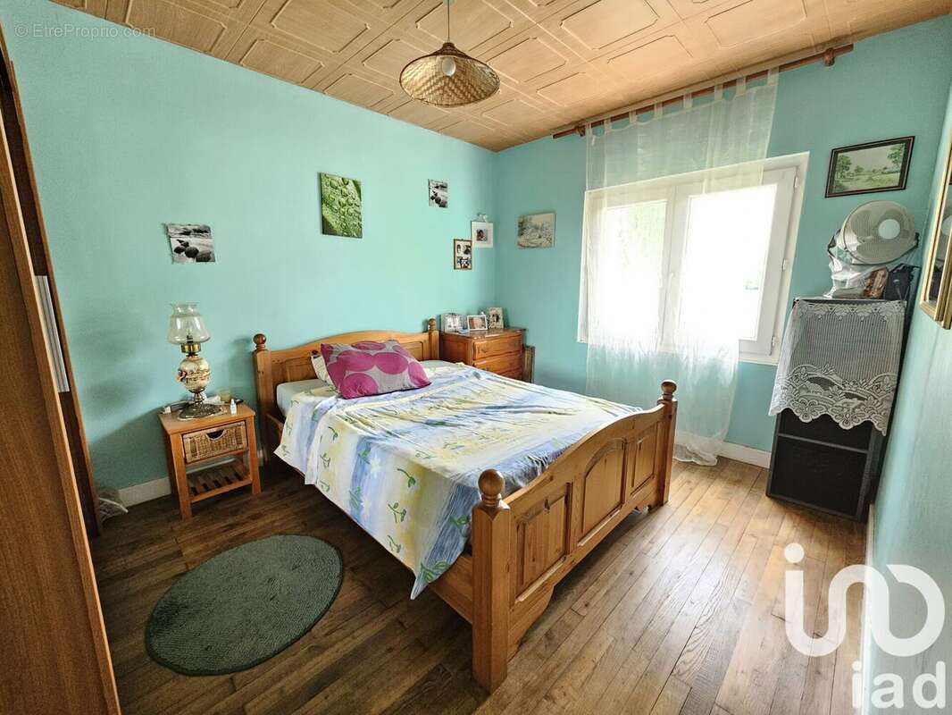 Maison 98 m² à Saint-Fort-Sur-Le-Ne  - photo 9