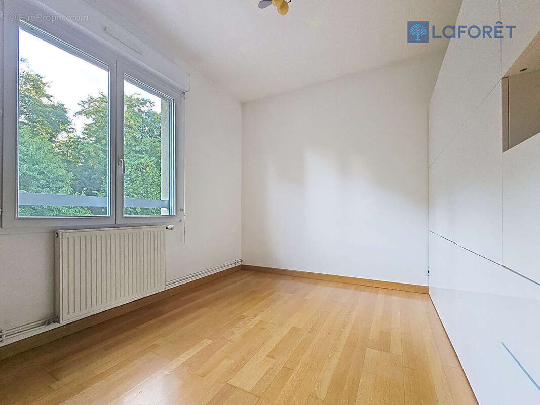 Maison à SAINT-THIBAULT-DES-VIGNES