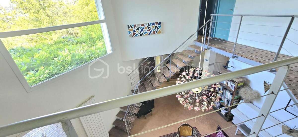 Villa d'Architecte, de 2003, 1 ECRIN DE SERENITE :178 m² – 5 Chambres –  Piscine et terrain de 1425 M²  ! - photo 9