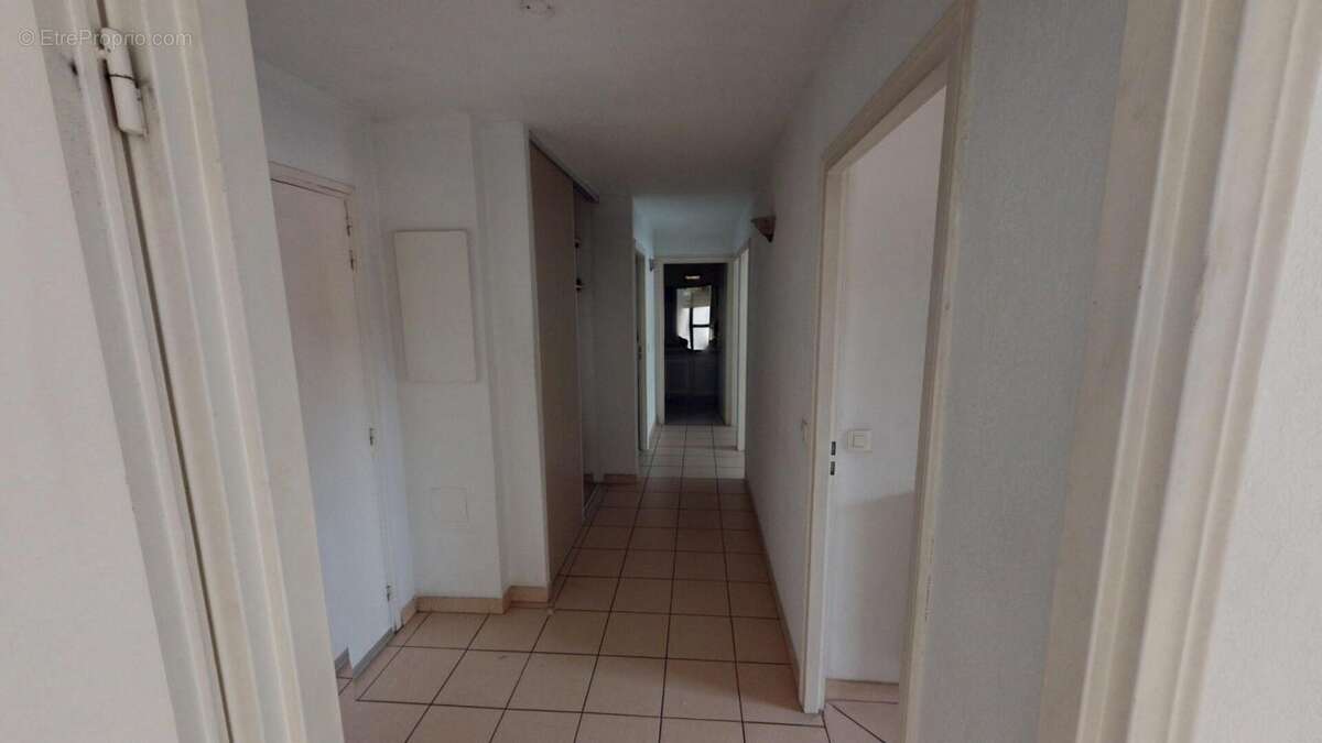 Appartement à LE MUY