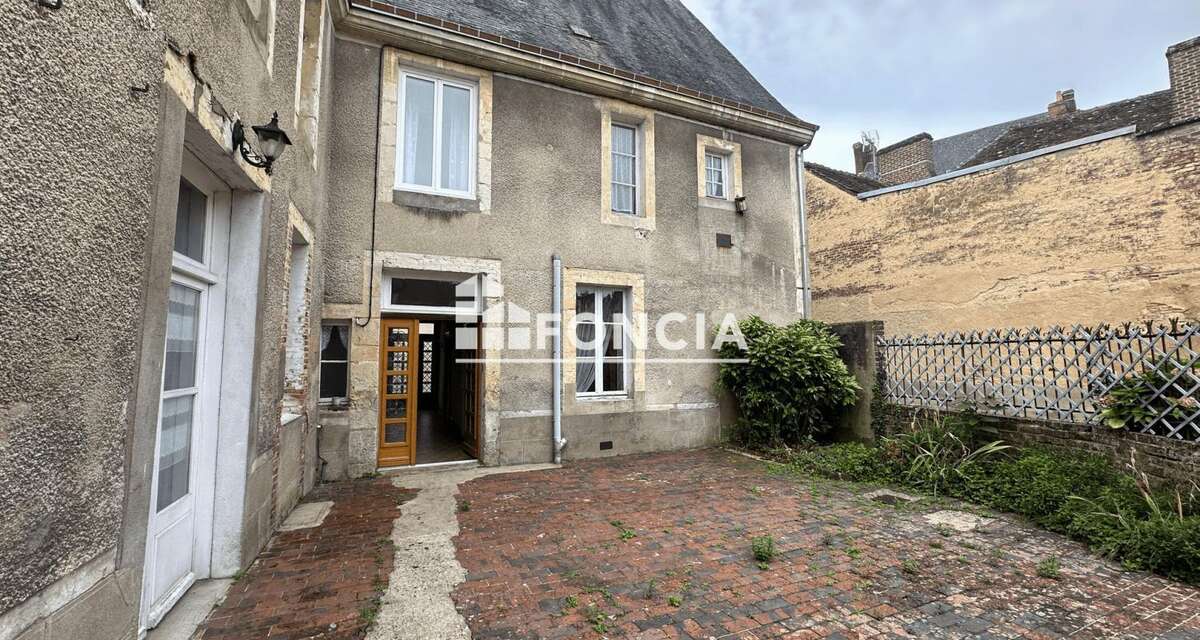 Maison à SAINT-CALAIS