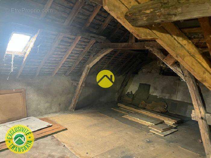 Maison à LES AIX-D&#039;ANGILLON